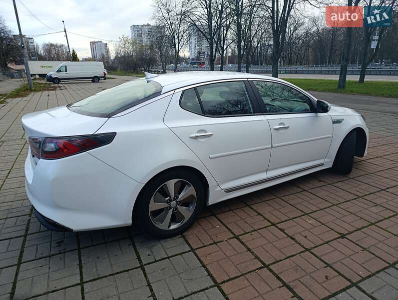 Седан Kia Optima 2014 в Киеве