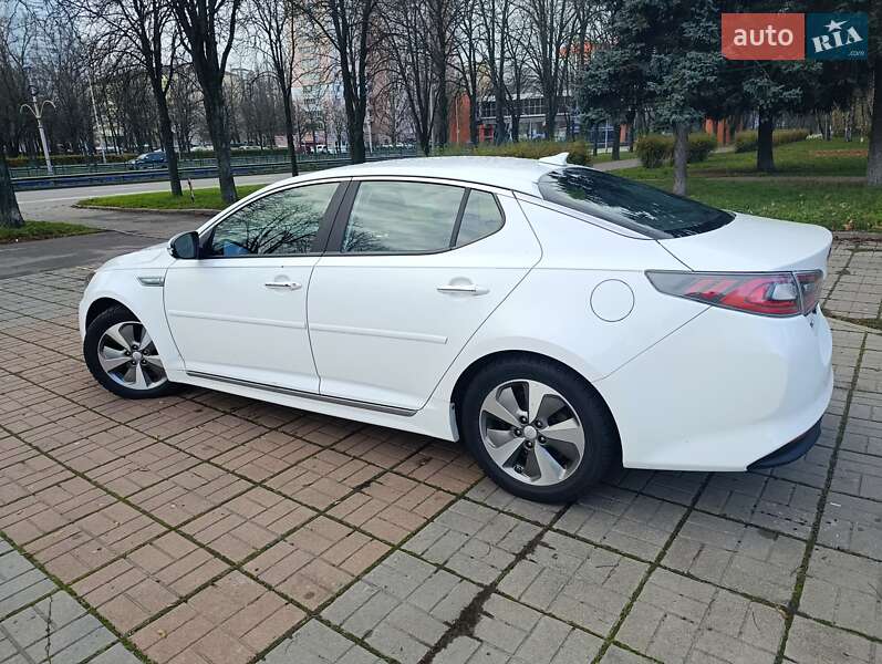 Седан Kia Optima 2014 в Киеве