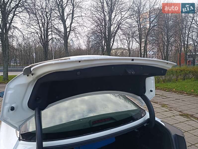 Седан Kia Optima 2014 в Киеве