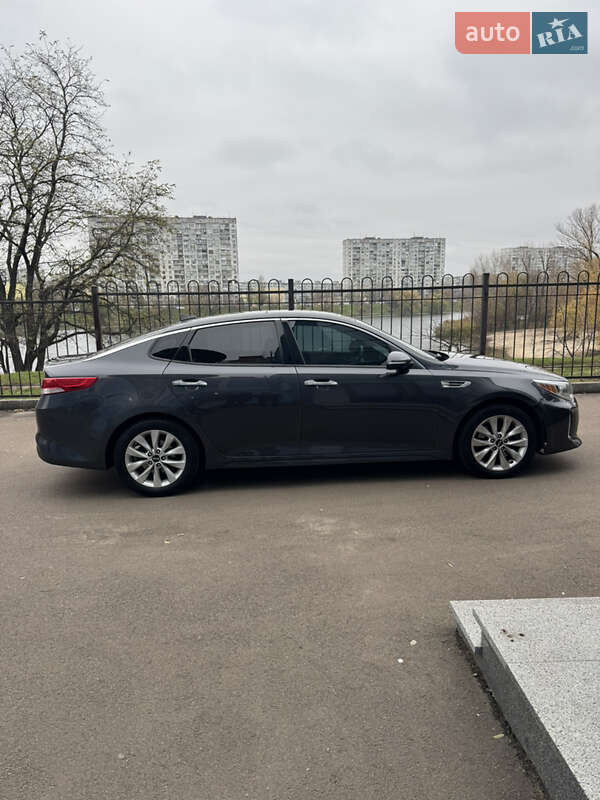 Седан Kia Optima 2017 в Киеве