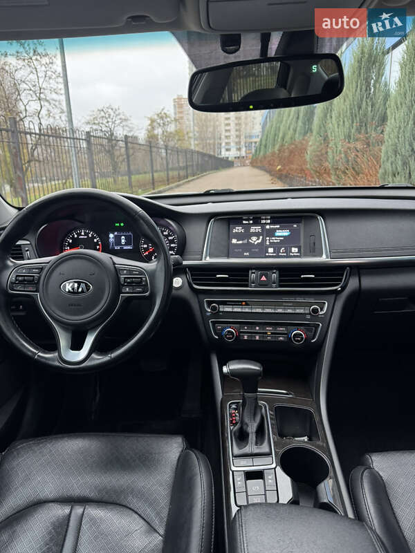 Седан Kia Optima 2017 в Киеве