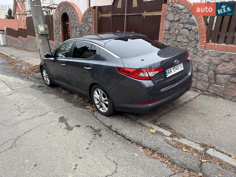 Седан Kia Optima 2012 в Києві
