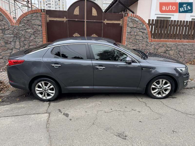 Седан Kia Optima 2012 в Києві