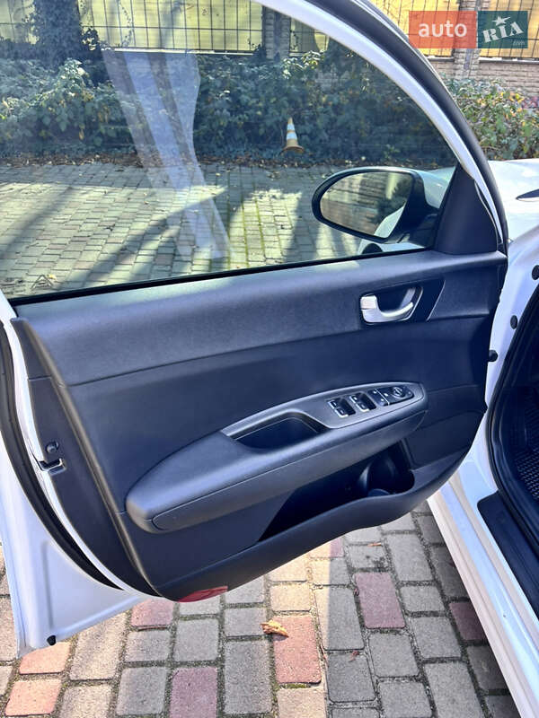 Седан Kia Optima 2017 в Полтаве