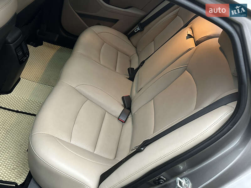 Седан Kia Optima 2014 в Киеве