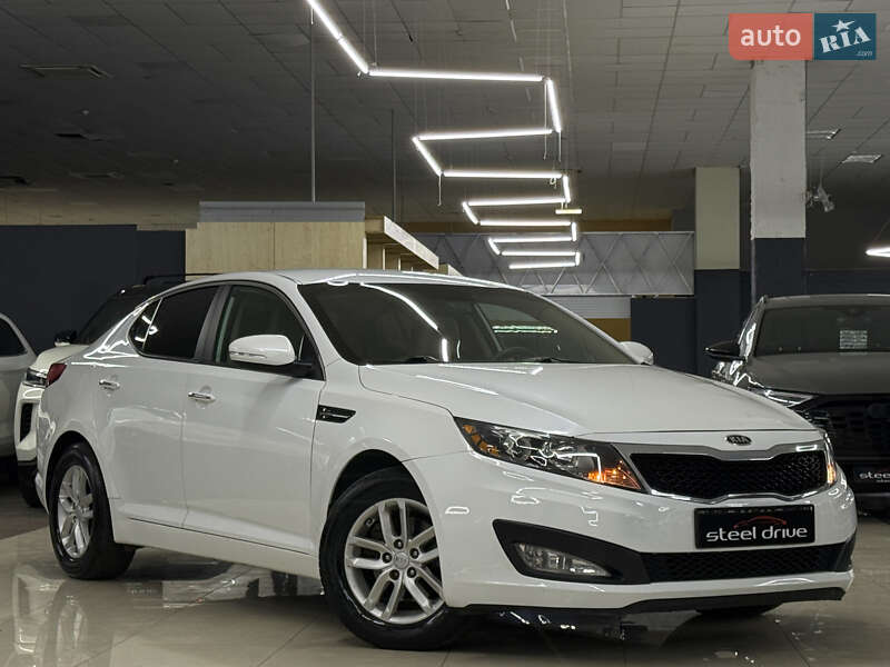 Седан Kia Optima 2011 в Николаеве