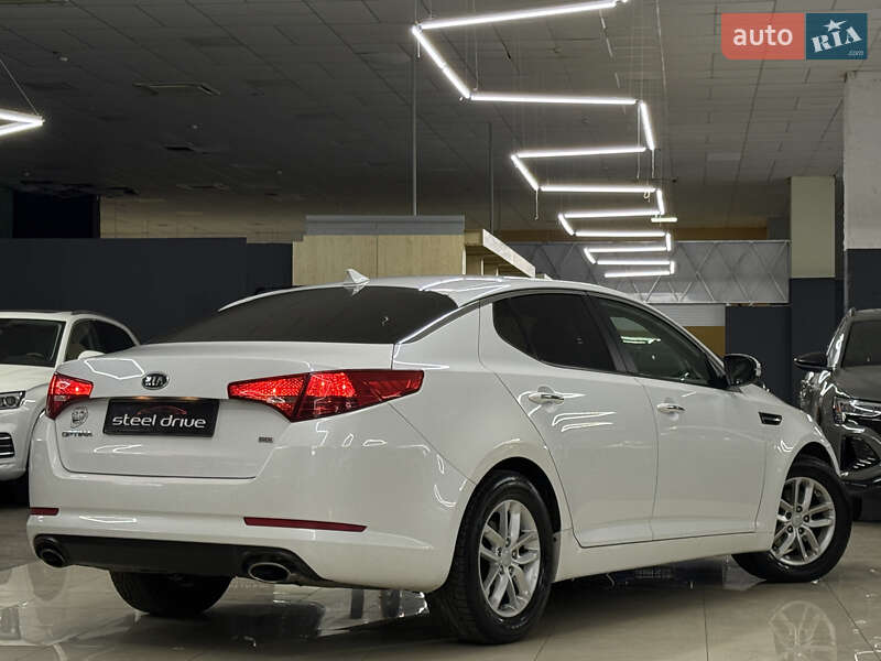 Седан Kia Optima 2011 в Николаеве