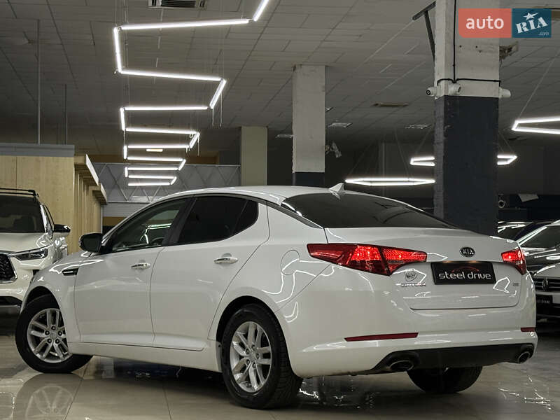 Седан Kia Optima 2011 в Николаеве