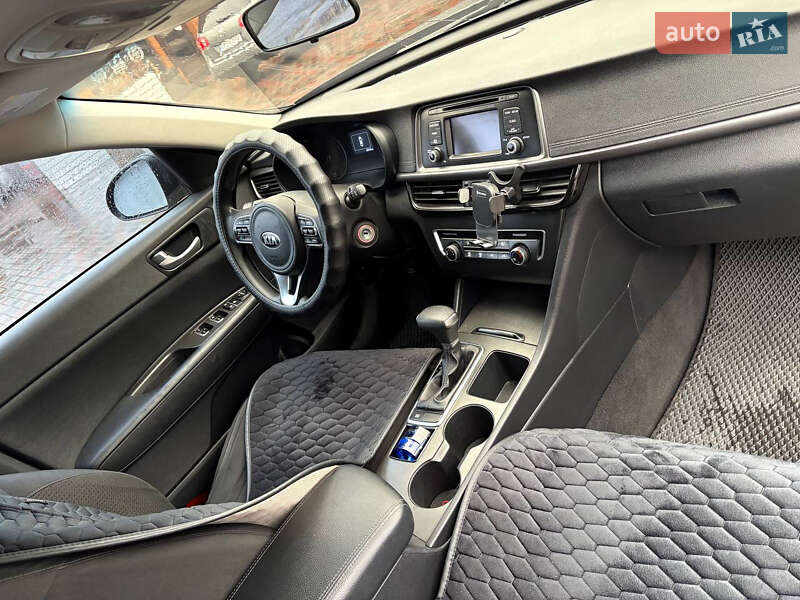 Седан Kia Optima 2016 в Черкасах