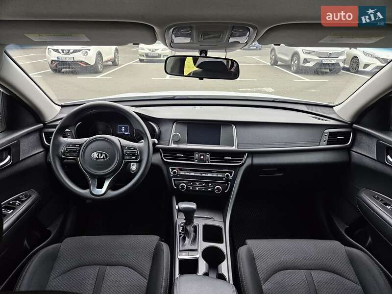 Седан Kia Optima 2017 в Киеве
