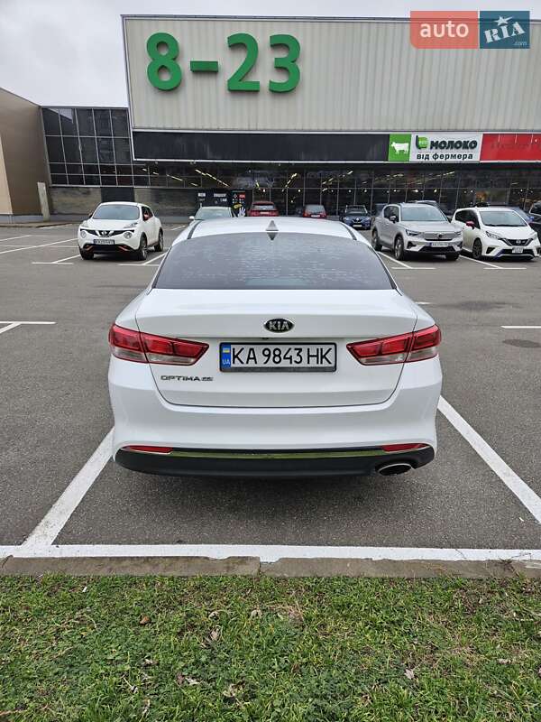 Седан Kia Optima 2017 в Киеве