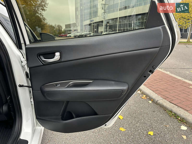 Седан Kia Optima 2016 в Киеве фото 31 Седан Kia Optima 2016 в Киеве
