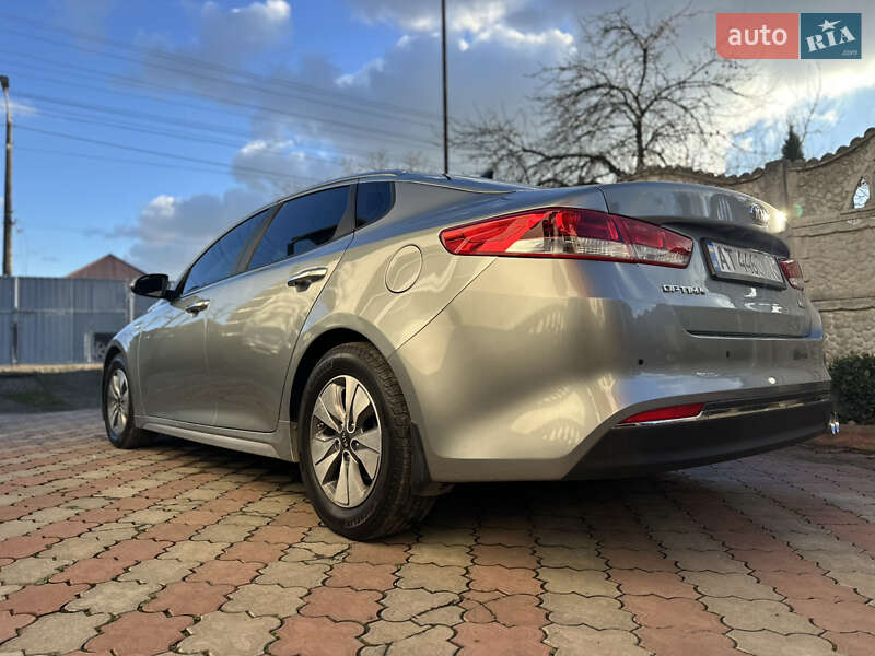 Седан Kia Optima 2016 в Ивано-Франковске