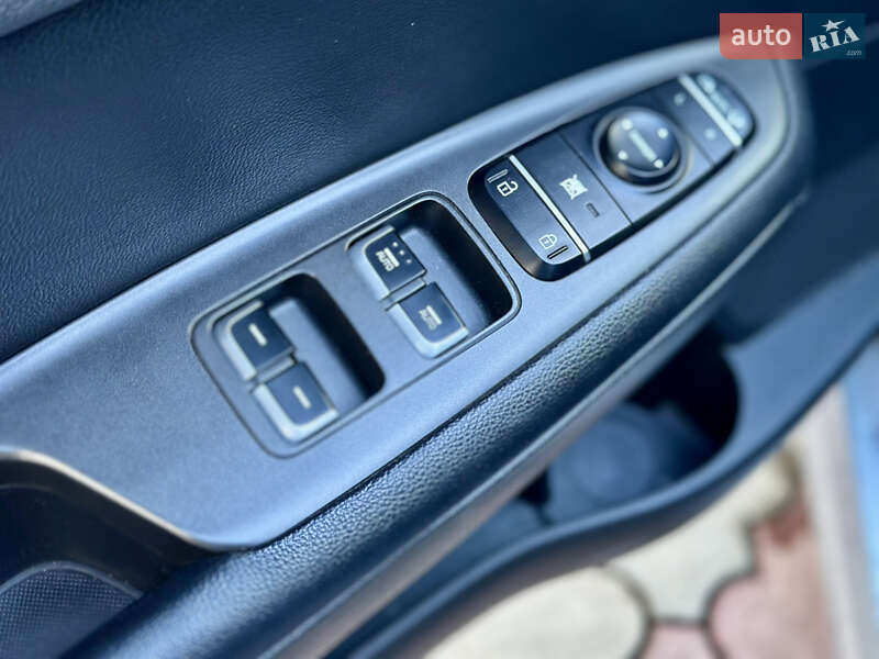 Седан Kia Optima 2016 в Ивано-Франковске