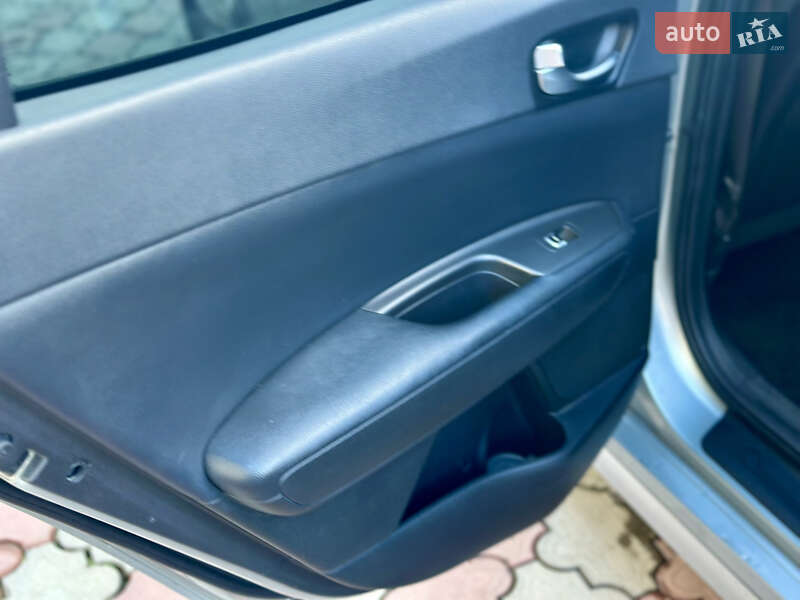 Седан Kia Optima 2016 в Ивано-Франковске