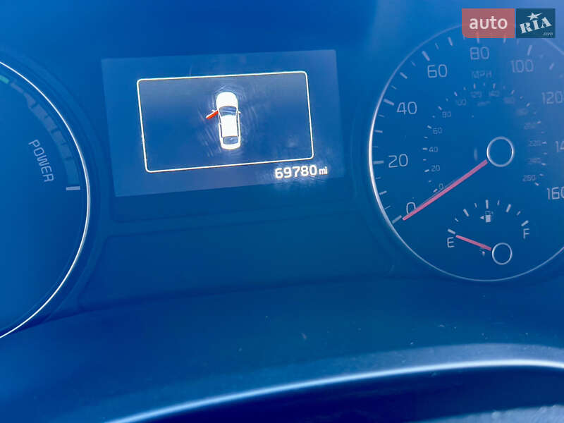 Седан Kia Optima 2016 в Ивано-Франковске