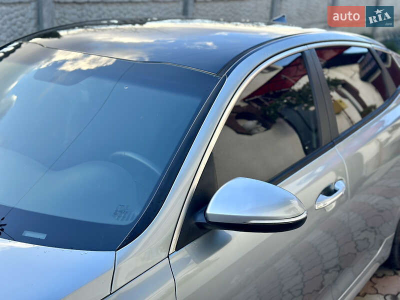 Седан Kia Optima 2016 в Ивано-Франковске