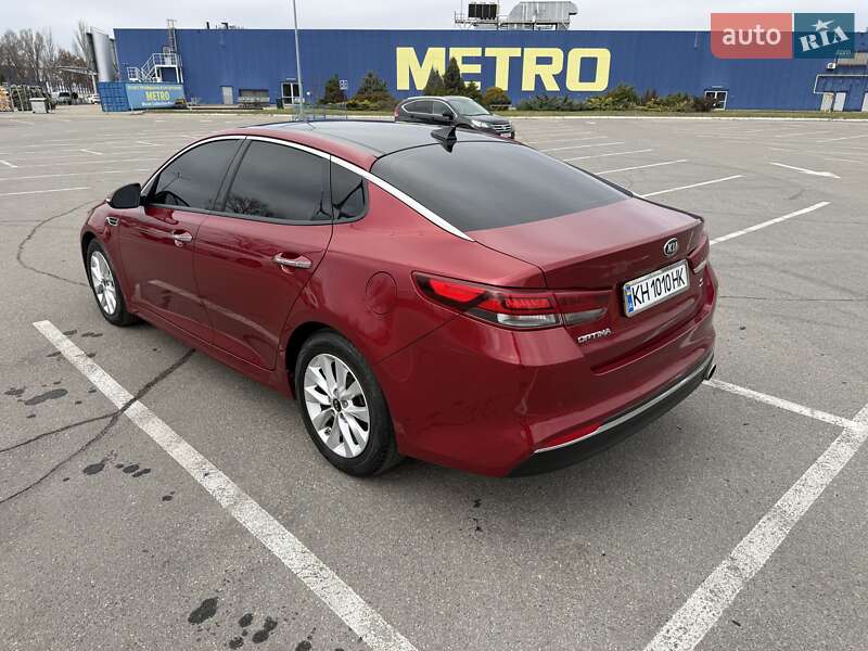 Седан Kia Optima 2017 в Днепре
