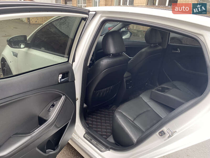 Седан Kia Optima 2014 в Полтаве