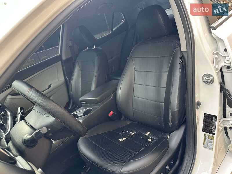 Седан Kia Optima 2013 в Киеве