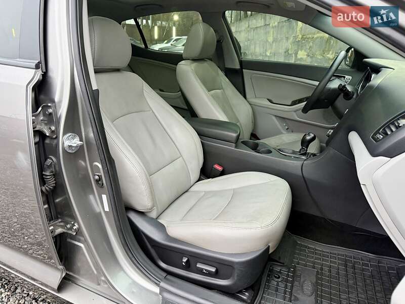 Седан Kia Optima 2012 в Харькове