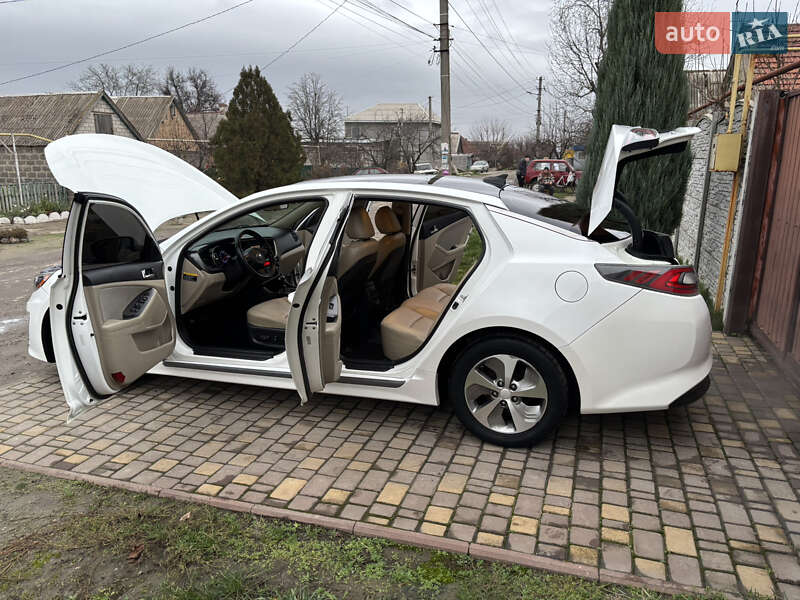 Седан Kia Optima 2014 в Запорожье