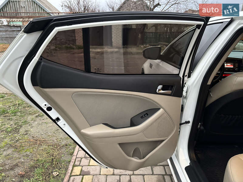 Седан Kia Optima 2014 в Запорожье