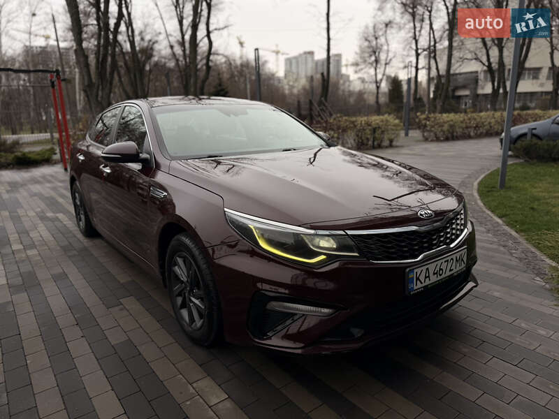 Седан Kia Optima 2020 в Киеве