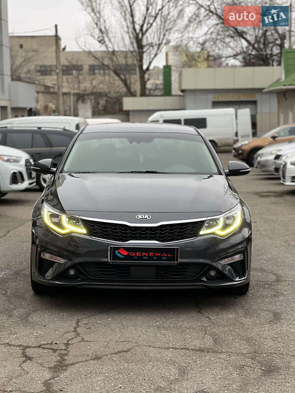 Седан Kia Optima 2018 в Одессе