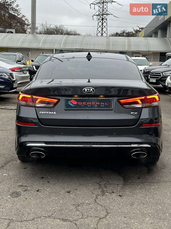 Седан Kia Optima 2018 в Одессе
