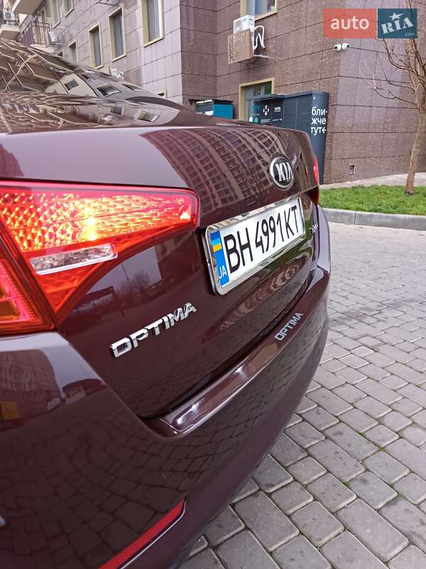 Седан Kia Optima 2012 в Одессе
