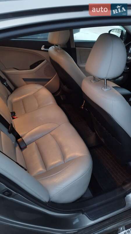 Седан Kia Optima 2015 в Киеве