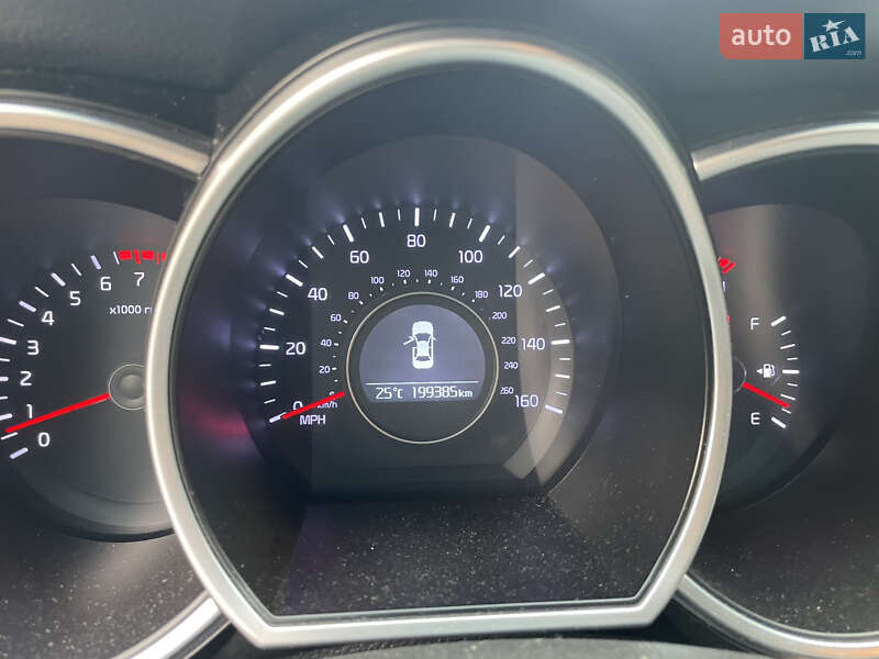 Седан Kia Optima 2013 в Запорожье