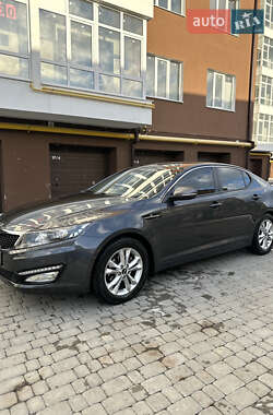 Седан Kia Optima 2012 в Ивано-Франковске