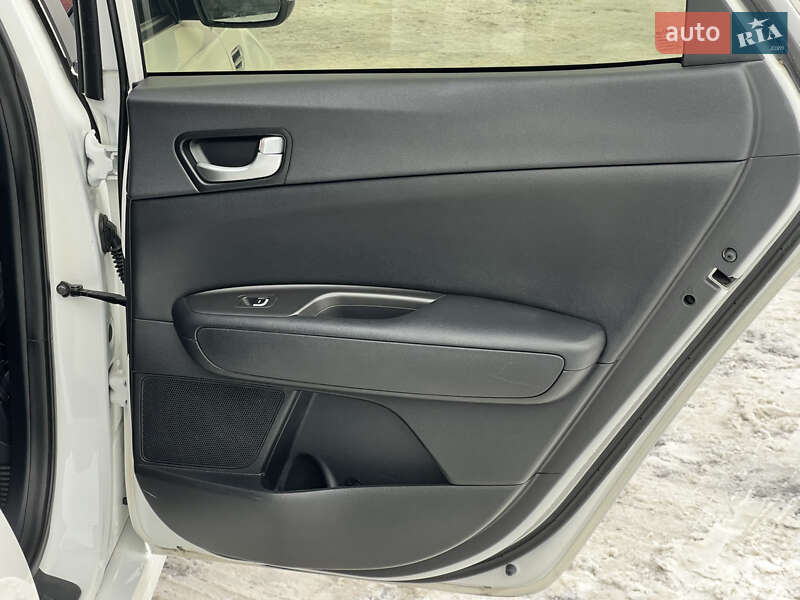 Седан Kia Optima 2016 в Киеве фото 47 Седан Kia Optima 2016 в Киеве