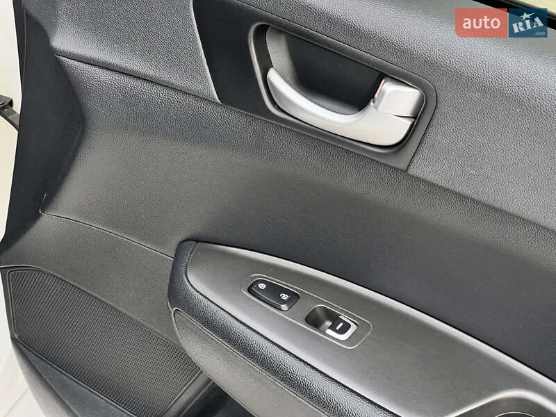 Седан Kia Optima 2016 в Киеве фото 52 Седан Kia Optima 2016 в Киеве