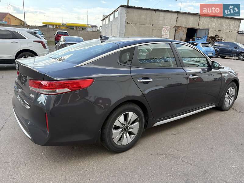 Седан Kia Optima 2017 в Киеве