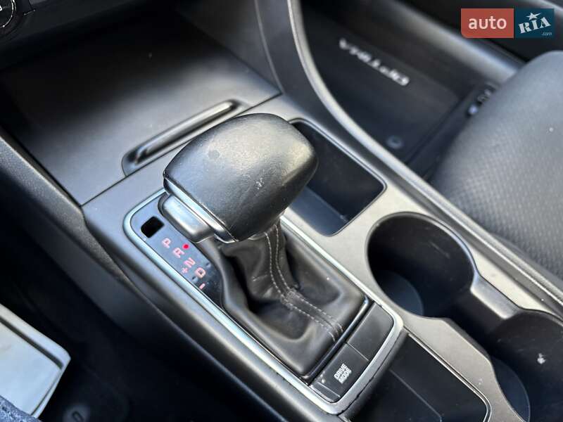 Седан Kia Optima 2017 в Киеве