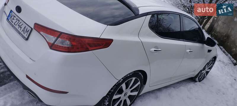 Седан Kia Optima 2011 в Синельниково