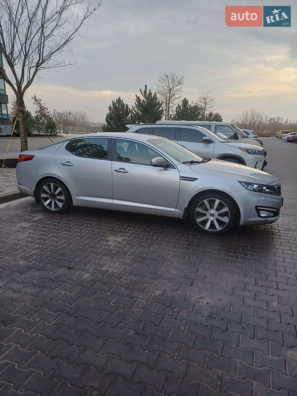 Седан Kia Optima 2012 в Киеве