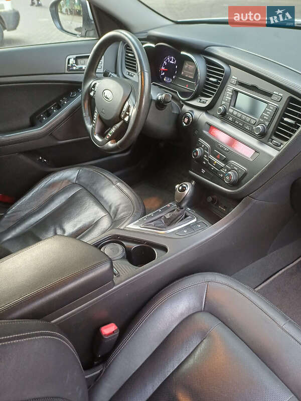 Седан Kia Optima 2012 в Киеве