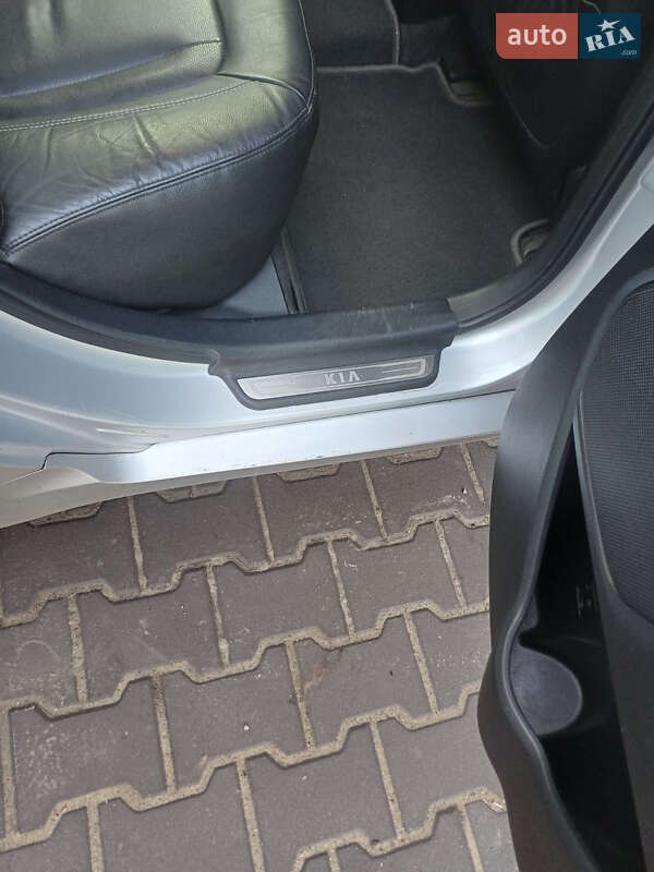 Седан Kia Optima 2012 в Киеве