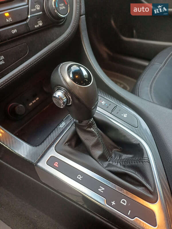 Седан Kia Optima 2012 в Киеве