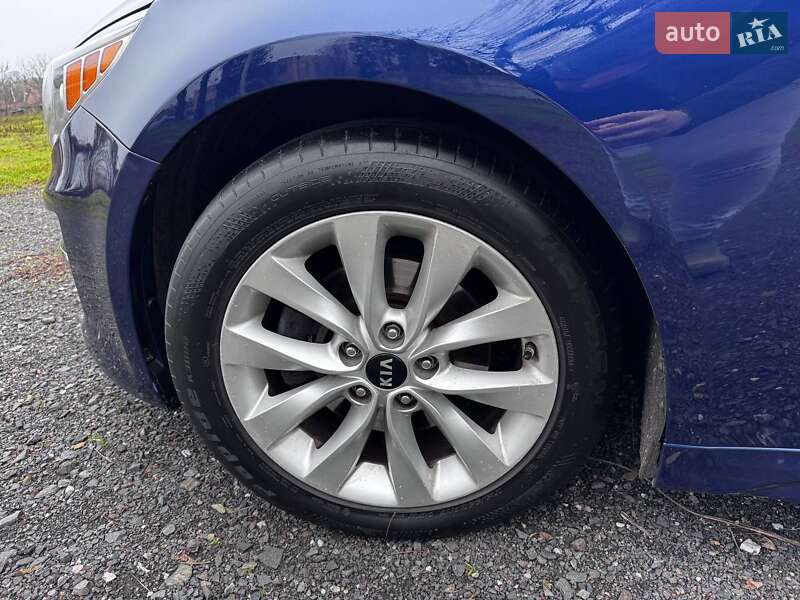 Седан Kia Optima 2016 в Козельщине