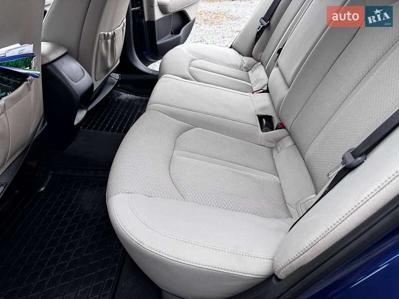 Седан Kia Optima 2016 в Козельщине