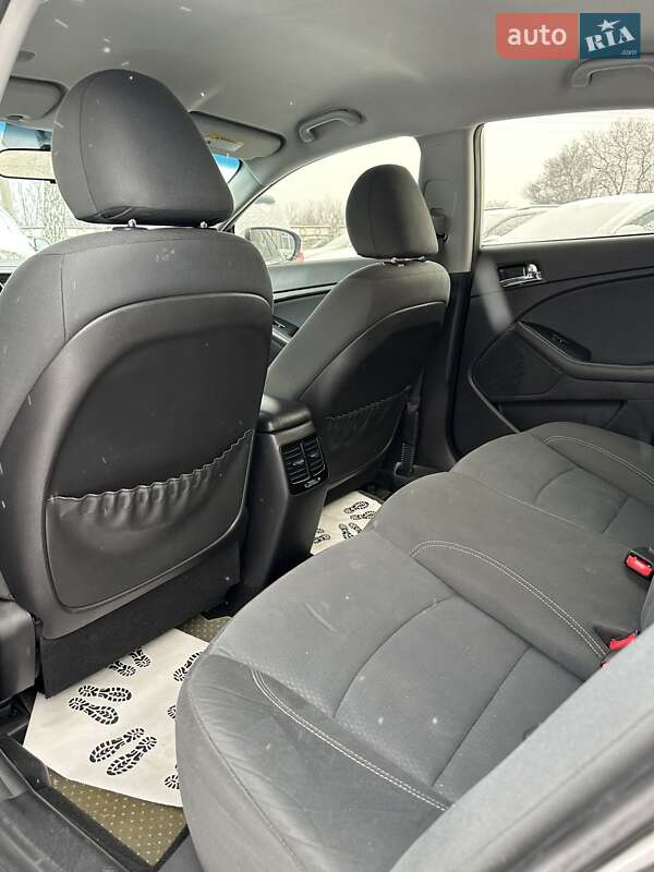 Седан Kia Optima 2013 в Смілі