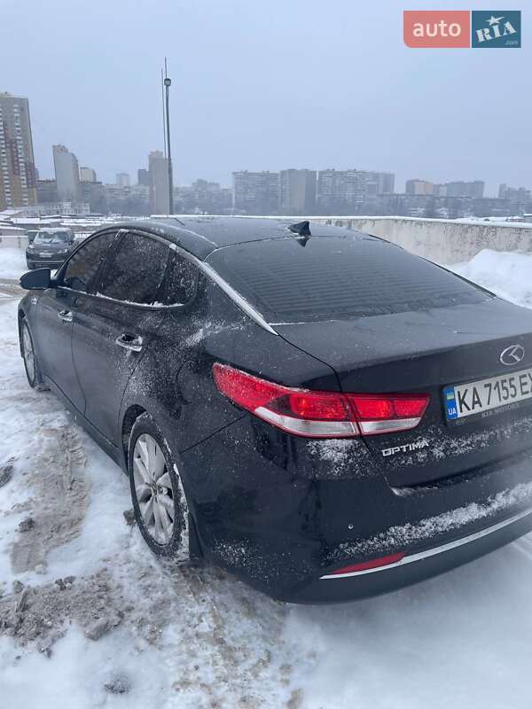 Седан Kia Optima 2018 в Киеве