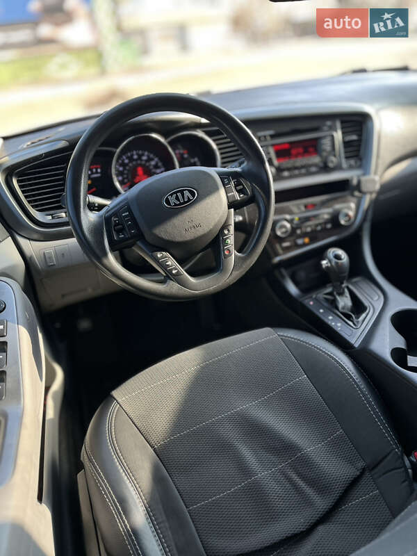 Седан Kia Optima 2012 в Николаеве