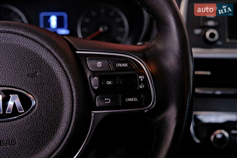 Седан Kia Optima 2016 в Одессе