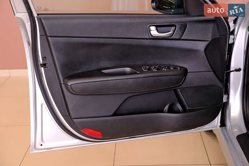 Седан Kia Optima 2016 в Одессе